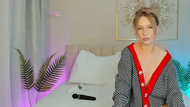    Cindy    online show from February 2025 03:52:02 PM