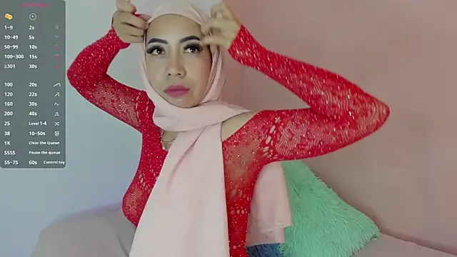 Snapshot of Sweet_hot_mia chatting on January 2025 07:38:01 PM Sweet hot mia online show from January 2025 07:38:01 PM