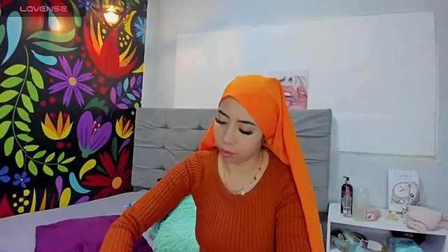 Snapshot of Sweet_hot_mia chatting on January 2025 07:49:02 PM Sweet hot mia online show from January 2025 07:49:02 PM