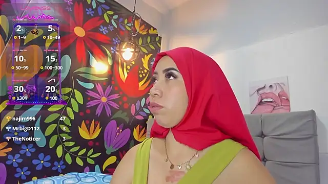 Snapshot of Sweet_hot_mia chatting on January 2025 10:35:02 PM Sweet hot mia online show from January 2025 10:35:02 PM