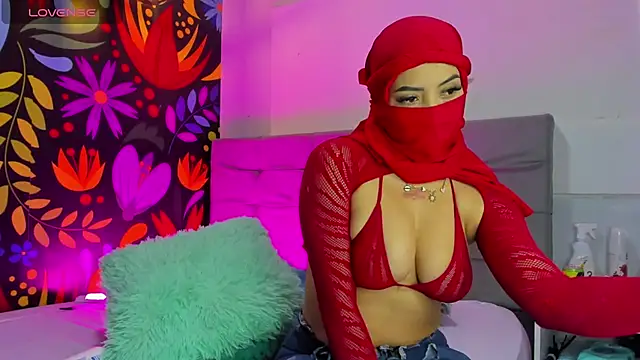 Snapshot of Sweet_hot_mia chatting on February 2025 07:47:01 PM Sweet hot mia online show from February 2025 07:47:01 PM