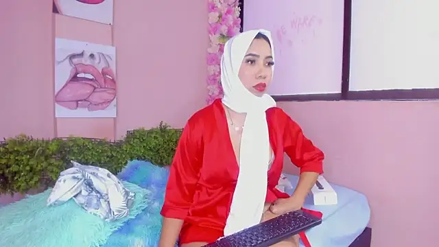 Snapshot of Sweet_hot_mia chatting on February 2025 07:35:02 PM Sweet hot mia online show from February 2025 07:35:02 PM