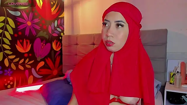 Snapshot of Sweet_hot_mia chatting on March 2025 07:38:02 PM Sweet hot mia online show from March 2025 07:38:02 PM