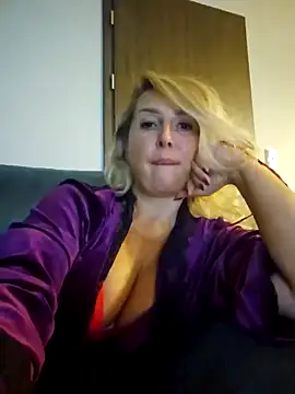 MariaRichi  online show from October 2025 07:14:01 PM