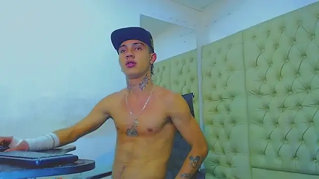 HannibalLester online show from January 2025 12:58:02 PM