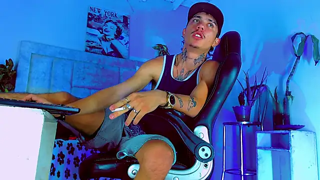 HannibalLester online show from September 2025 05:01:02 PM