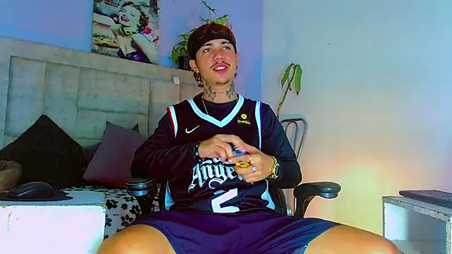 HannibalLester online show from September 2025 04:47:01 AM