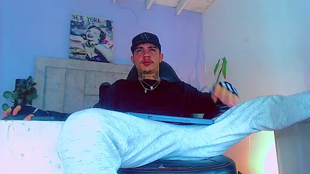 HannibalLester online show from October 2025 05:00:01 PM