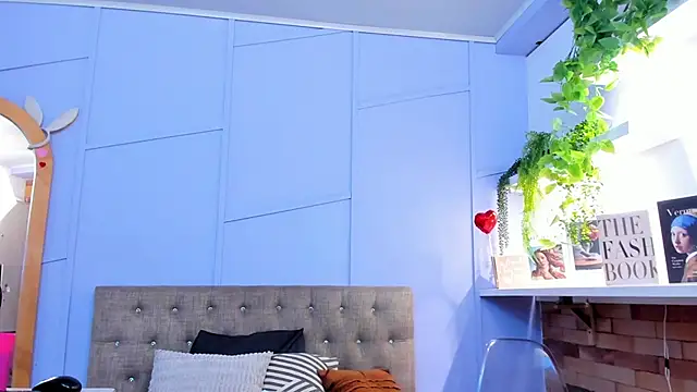 nathalie rossel online show from October 2025 08:09:02 PM