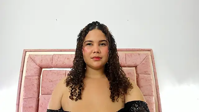 zoee lovv online show from December 2024 06:32:01 AM