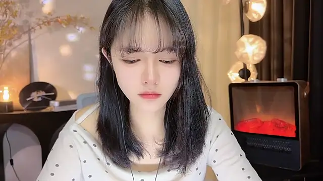 xiaodaibabyy online show from January 2025 11:00:02 AM