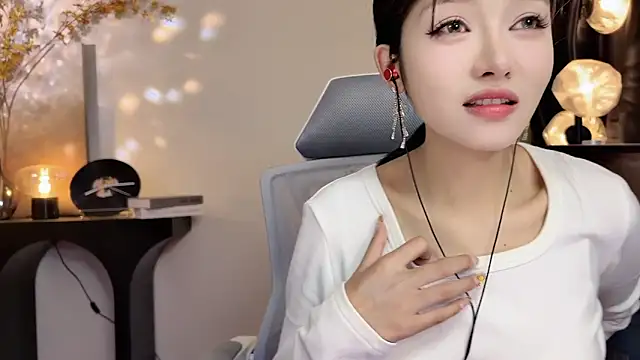 xiaodaibabyy online show from February 2025 04:14:01 PM