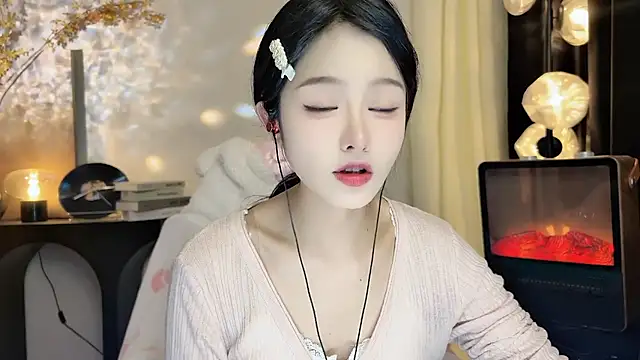 xiaodaibabyy online show from February 2025 04:13:02 PM