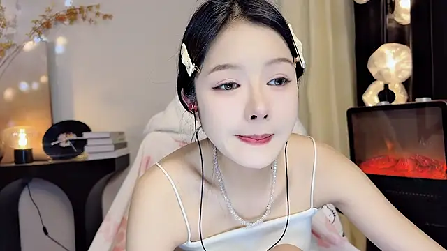 xiaodaibabyy online show from March 2025 04:21:01 PM