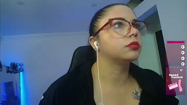 Snapshot of Madame_Shein_ chatting on December 2024 02:21:01 PM Madame Shein online show from December 2024 02:21:01 PM