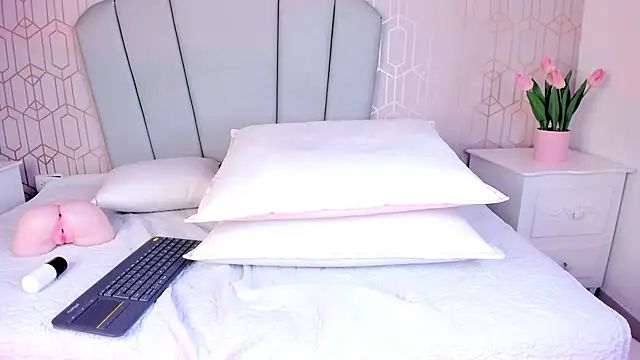 Paige smith online show from March 2025 10:39:02 PM