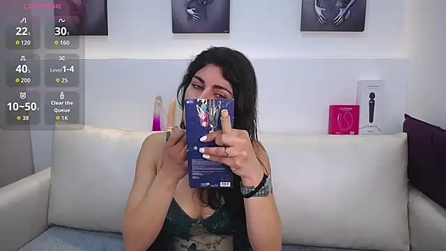 Melodi Roux online show from October 2025 01:19:01 PM