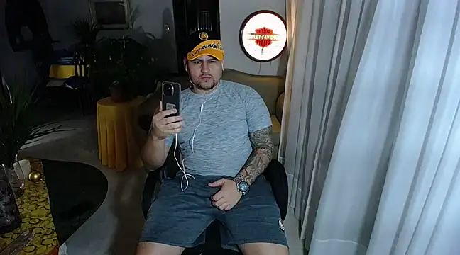 pitbullveryhot online show from February 2025 09:58:02 AM
