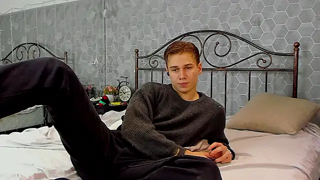 Snapshot of Marcus_Swampov chatting on December 2024 03:25:02 PM Marcus Swampov online show from December 2024 03:25:02 PM