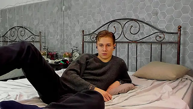 Snapshot of Marcus_Swampov chatting on December 2024 06:32:02 PM Marcus Swampov online show from December 2024 06:32:02 PM