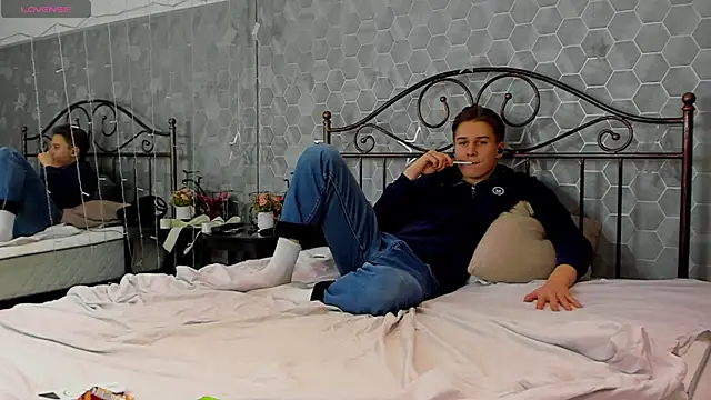 Snapshot of Marcus_Swampov chatting on December 2024 12:19:01 AM Marcus Swampov online show from December 2024 12:19:01 AM