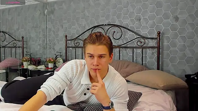 Snapshot of Marcus_Swampov chatting on December 2024 02:28:01 AM Marcus Swampov online show from December 2024 02:28:01 AM