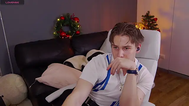 Snapshot of Marcus_Swampov chatting on December 2024 06:52:02 AM Marcus Swampov online show from December 2024 06:52:02 AM