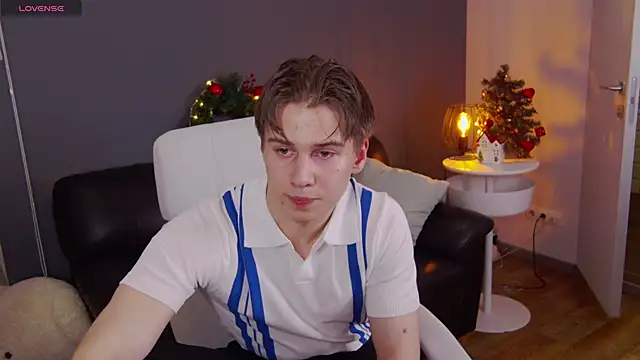 Snapshot of Marcus_Swampov chatting on December 2024 09:56:01 AM Marcus Swampov online show from December 2024 09:56:01 AM