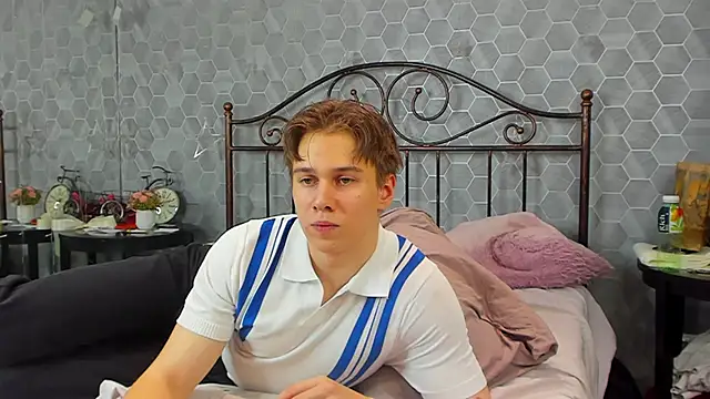 Snapshot of Marcus_Swampov chatting on December 2024 01:17:01 PM Marcus Swampov online show from December 2024 01:17:01 PM