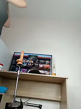 Snapshot of alejandra_flower chatting on January 2025 05:42:02 PM alejandra flower online show from January 2025 05:42:02 PM