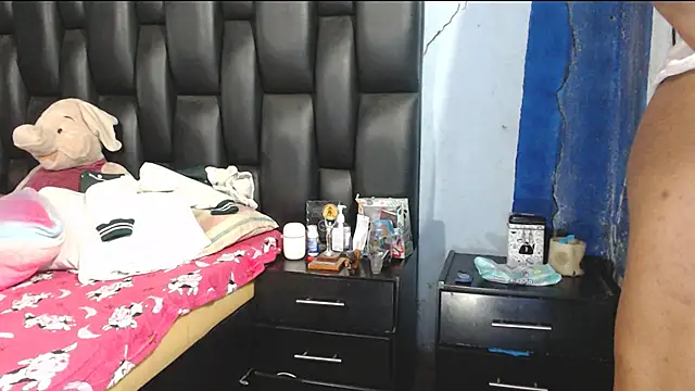 Kam54  online show from December 2024 01:49:01 PM