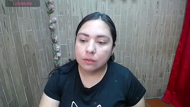 Snapshot of solyeria chatting on September 2025 01:32:02 AM solyeria online show from September 2025 01:32:02 AM