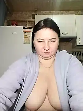 Snapshot of Holly-69 chatting on December 2024 09:09:02 PM Holly-69 online show from December 2024 09:09:02 PM