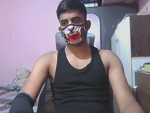 Snapshot of KissesBoyAD chatting on October 2025 03:18:01 PM KissesBoyAD online show from October 2025 03:18:01 PM