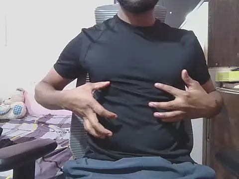 Snapshot of KissesBoyAD chatting on October 2025 03:29:01 PM KissesBoyAD online show from October 2025 03:29:01 PM