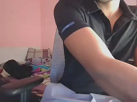 Snapshot of KissesBoyAD chatting on November 2025 04:29:01 PM KissesBoyAD online show from November 2025 04:29:01 PM