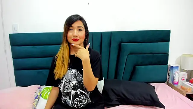 Snapshot of LisaWhite_ chatting on March 2025 01:23:01 AM LisaWhite online show from March 2025 01:23:01 AM