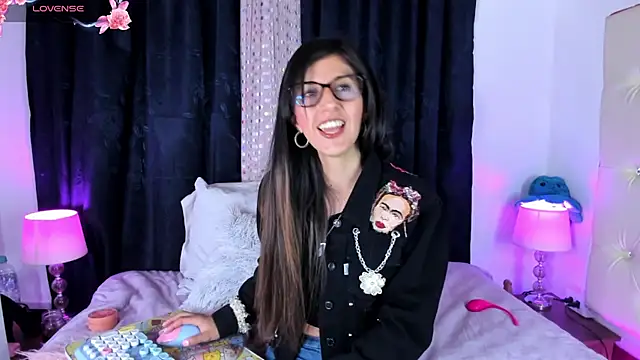  jade white  online show from March 2025 12:36:02 PM