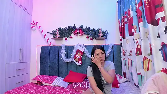 Snapshot of Julia_Ahnn chatting on January 2025 06:34:02 PM Julia Ahnn online show from January 2025 06:34:02 PM