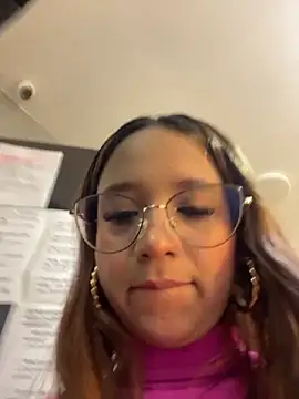 Snapshot of MelanieRoah chatting on October 2025 01:23:01 PM MelanieRoah online show from October 2025 01:23:01 PM