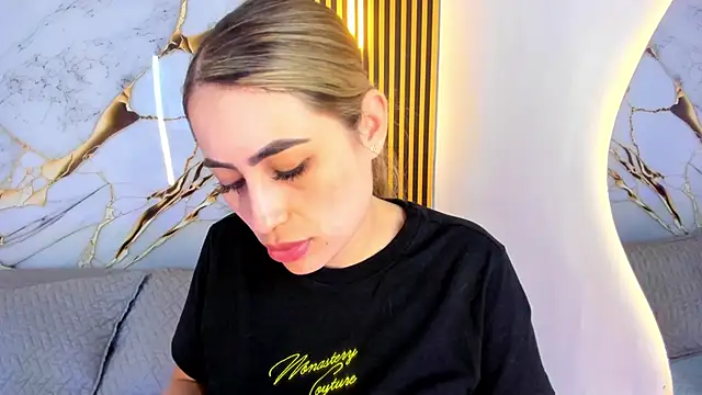 Snapshot of samanthasweeth chatting on October 2025 08:50:01 PM samanthasweeth online show from October 2025 08:50:01 PM