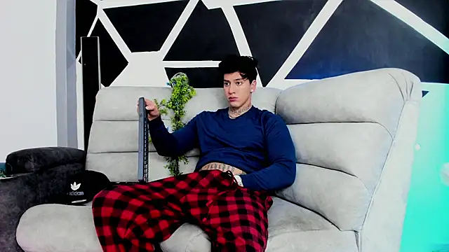 JUSTIN FULLER1 online show from October 2025 04:57:01 PM