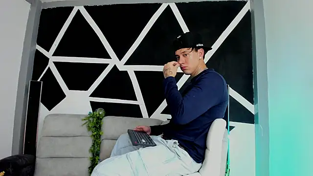 JUSTIN FULLER1 online show from November 2025 12:11:02 AM