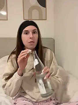 emma05 online show from December 2024 07:25:02 PM