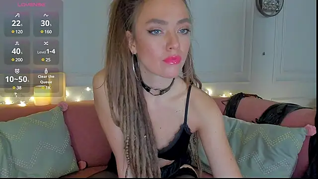Snapshot of KellyFouler chatting on December 2024 12:38:01 PM KellyFouler online show from December 2024 12:38:01 PM