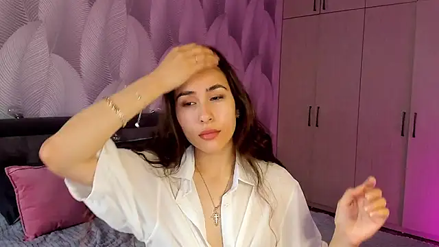 Snapshot of Bambiii_bby chatting on October 2025 02:29:01 AM Bambiii bby online show from October 2025 02:29:01 AM