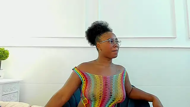 Abril Storm online show from January 2025 05:19:02 AM