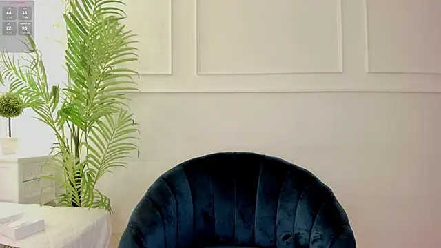 Abril Storm online show from March 2025 09:45:01 PM