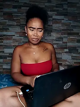 Abril Storm online show from November 2025 11:18:02 PM