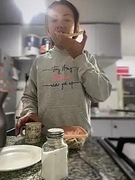 im lorein online show from January 2025 12:05:01 PM